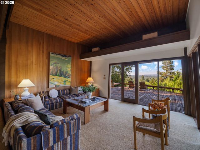 3012 Sw 55TH Dr, Portland, OR 97221
