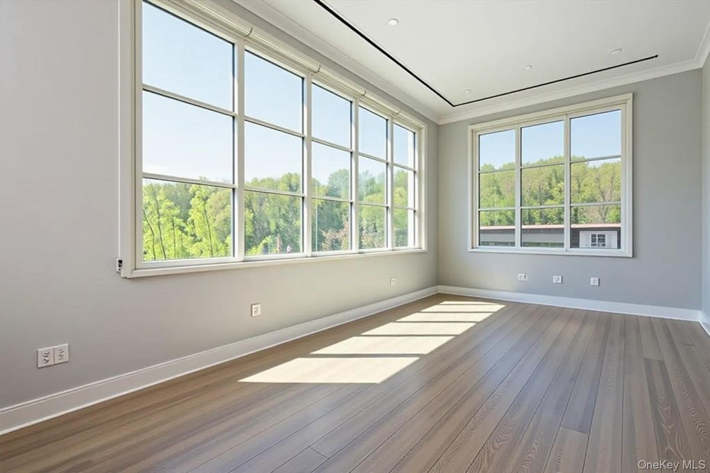 100 Garvies Point Road 1042, Glen Cove, NY 11542 — photo 5