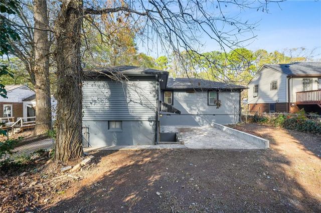 766 Pegg SW Road, Atlanta, GA 30315