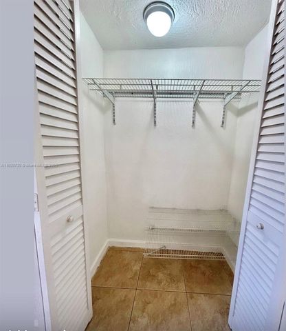 4221 SW 36th St 0, West Park, FL 33023