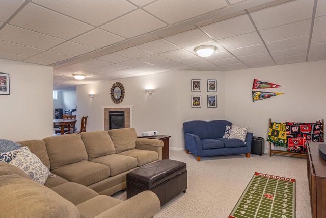N4326 RED LEAF DRIVE, Appleton, WI 54913