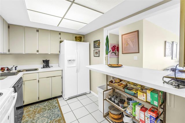 5220 BRITTANY DRIVE S 1204, St Petersburg, FL 33715