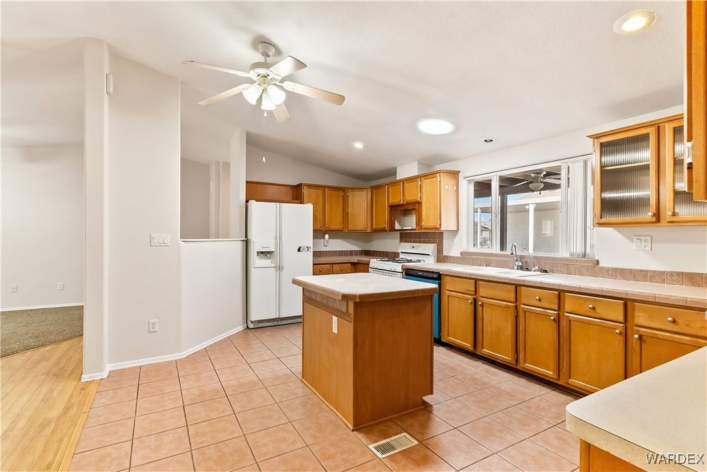 1545 El Rodeo Road 62, Fort Mohave, AZ 86426