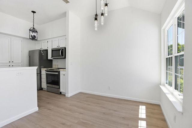 1920 Vista Cay, San Mateo, CA 94404