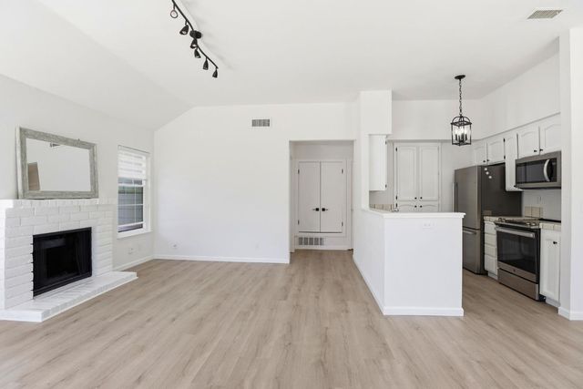 1920 Vista Cay, San Mateo, CA 94404