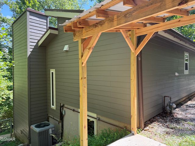 216 Zoder Drive, Gatlinburg, TN 37738