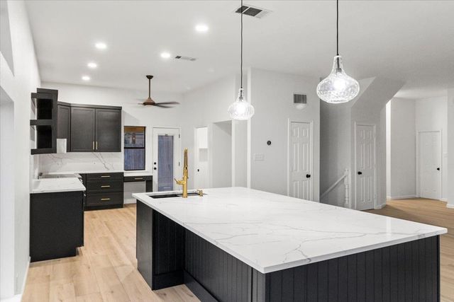 13816 Lake View DR, Austin, TX 78732