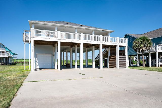 4017 Biscayne Beach Road, Port Bolivar, TX 77650