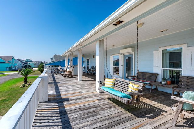 4017 Biscayne Beach Road, Port Bolivar, TX 77650