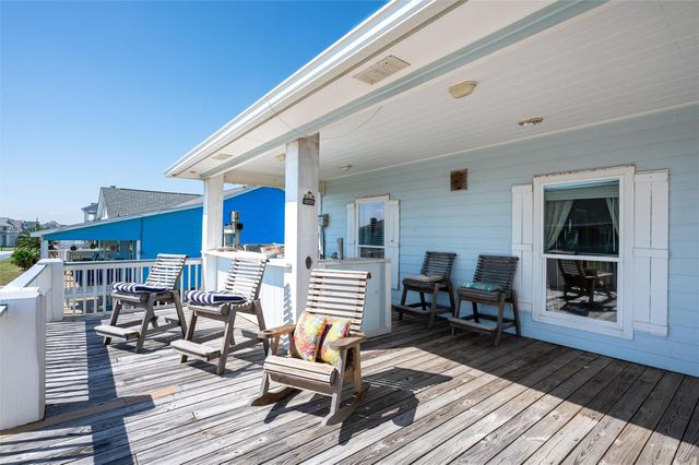 4017 Biscayne Beach Road, Port Bolivar, TX 77650