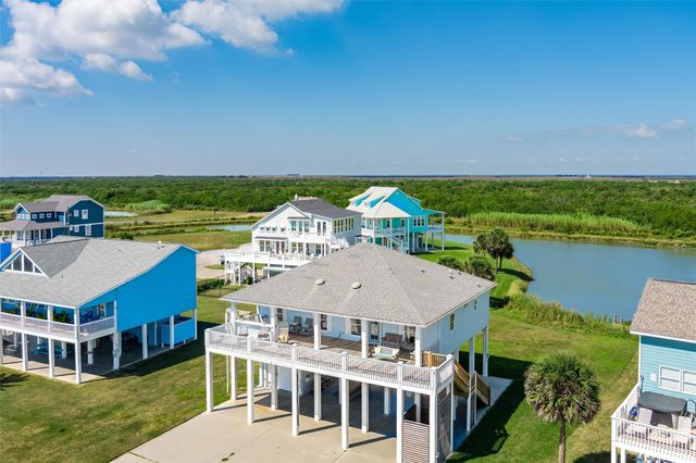 4017 Biscayne Beach Road, Port Bolivar, TX 77650