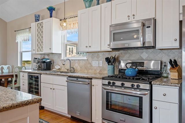 4017 Biscayne Beach Road, Port Bolivar, TX 77650
