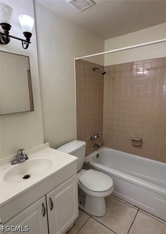 704 SE 46th LN A, Cape Coral, FL 33904