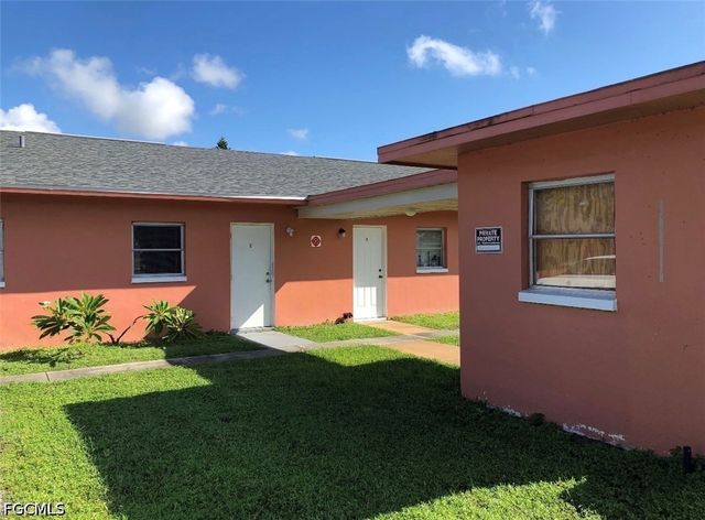704 SE 46th LN A, Cape Coral, FL 33904