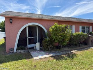 704 SE 46th LN A, Cape Coral, FL 33904
