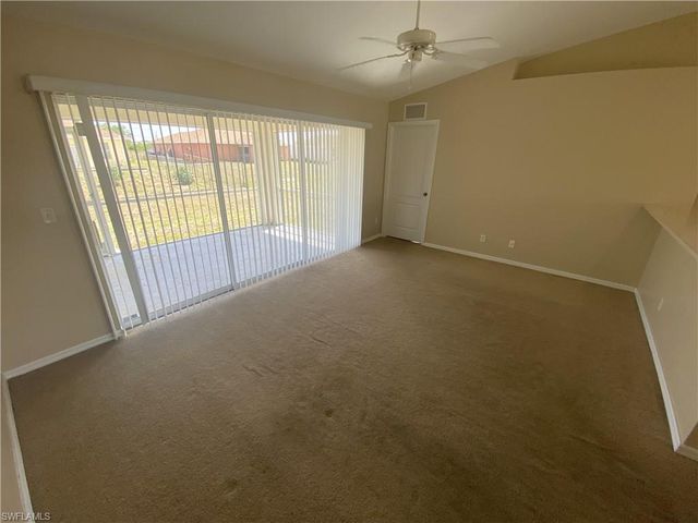 4001 10th ST SW, Lehigh Acres, FL 33976