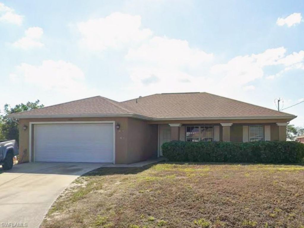4001 10th ST SW, Lehigh Acres, FL 33976
