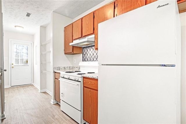 9211 Fairway Court, Riverdale, GA 30274