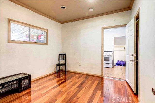 201 S Benton, Los Angeles, CA 90057