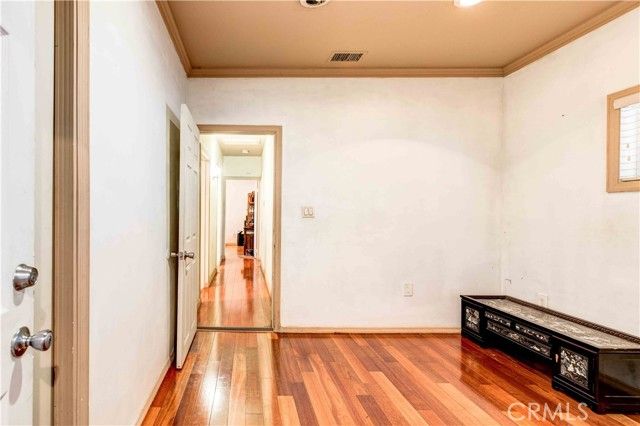 201 S Benton, Los Angeles, CA 90057