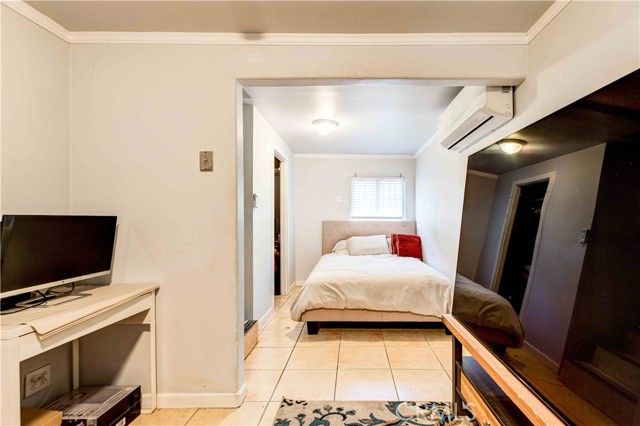 201 S Benton, Los Angeles, CA 90057