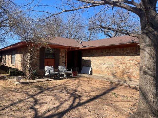 814 Plum Street, Graham, TX 76450