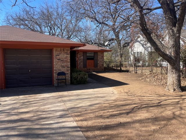 814 Plum Street, Graham, TX 76450