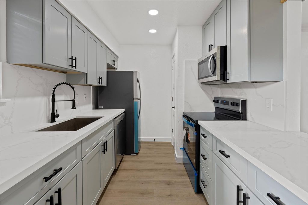 6001 Reims Road 1412, Houston, TX 77036