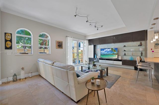 18345 NE 30th Pl 18345, Aventura, FL 33160