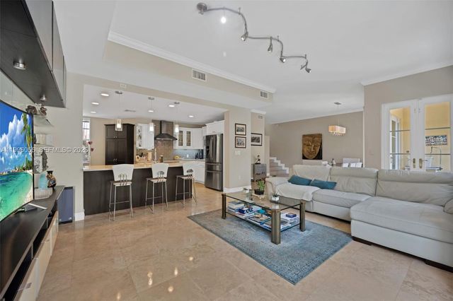 18345 NE 30th Pl 18345, Aventura, FL 33160