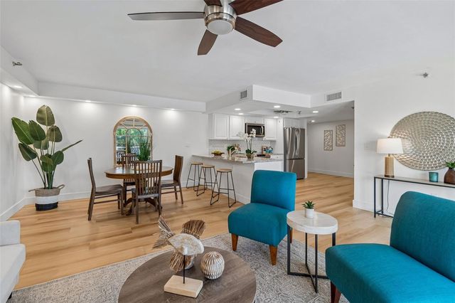 7430 SUNSHINE SKYWAY LANE S 201, St Petersburg, FL 33711