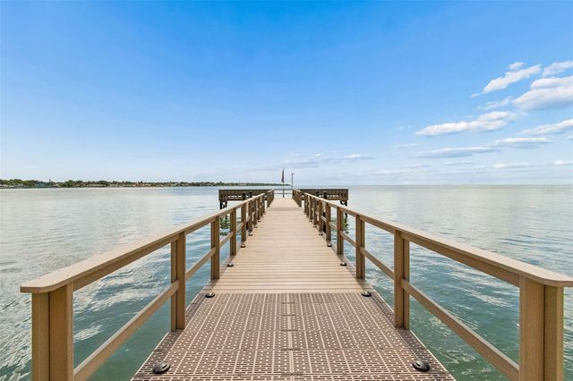 7430 SUNSHINE SKYWAY LANE S 201, St Petersburg, FL 33711