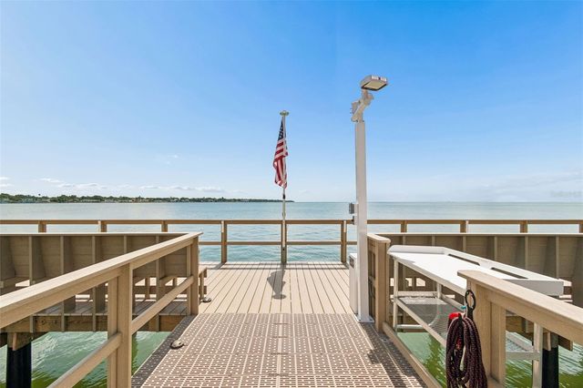 7430 SUNSHINE SKYWAY LANE S 201, St Petersburg, FL 33711