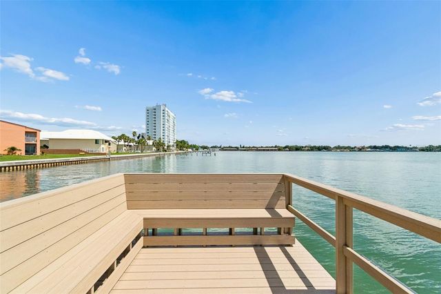 7430 SUNSHINE SKYWAY LANE S 201, St Petersburg, FL 33711