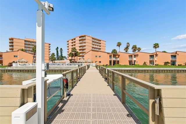 7430 SUNSHINE SKYWAY LANE S 201, St Petersburg, FL 33711