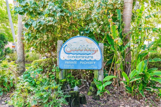 7430 SUNSHINE SKYWAY LANE S 201, St Petersburg, FL 33711