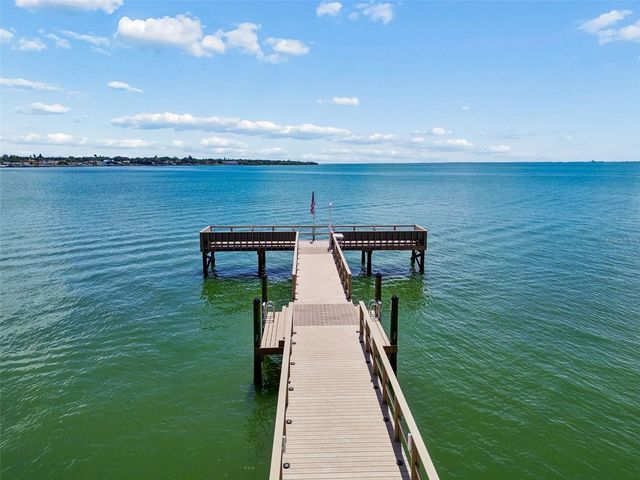 7430 SUNSHINE SKYWAY LANE S 201, St Petersburg, FL 33711