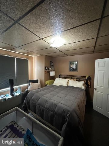 2529 S ASHFORD ST, Philadelphia, PA 19153