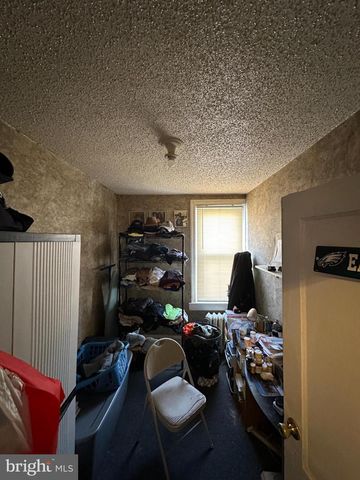 2529 S ASHFORD ST, Philadelphia, PA 19153