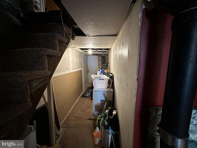 2529 S ASHFORD ST, Philadelphia, PA 19153