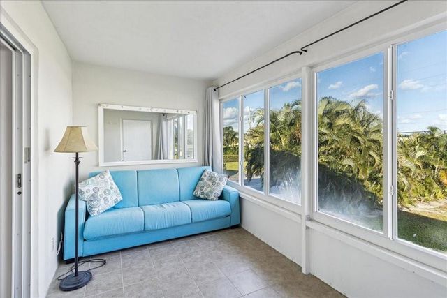 95 North Boulevard 2b, Boynton Beach, FL 33435