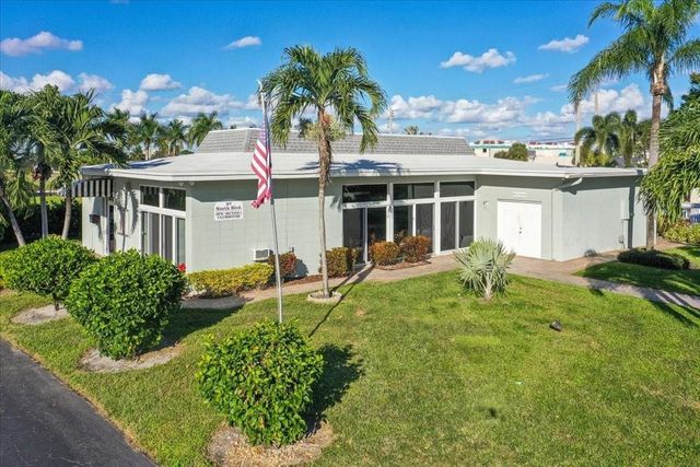 95 North Boulevard 2b, Boynton Beach, FL 33435