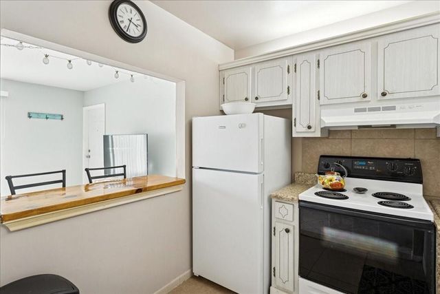 95 North Boulevard 2b, Boynton Beach, FL 33435