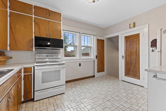 2610 LaSalle STREET, Racine, WI 53402