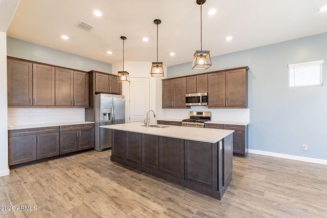 2811 W POLLACK Street, Phoenix, AZ 85041