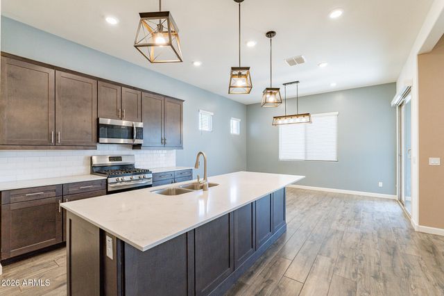 2811 W POLLACK Street, Phoenix, AZ 85041