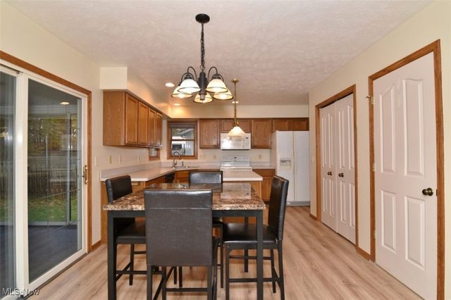 8175 Tanglewood Lane, Parma, OH 44129