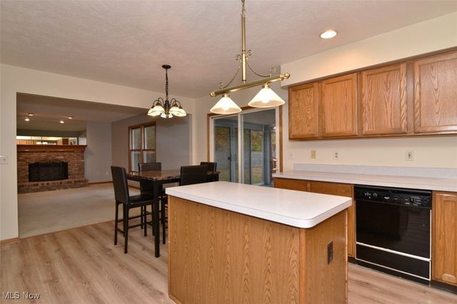 8175 Tanglewood Lane, Parma, OH 44129