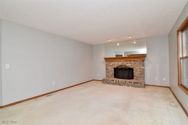 8175 Tanglewood Lane, Parma, OH 44129