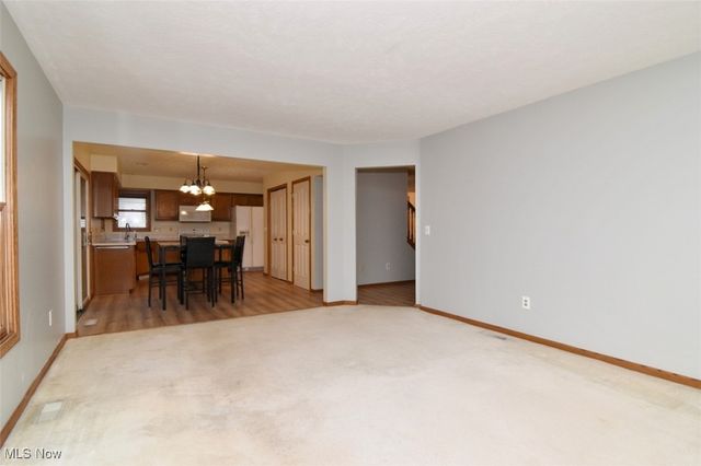 8175 Tanglewood Lane, Parma, OH 44129